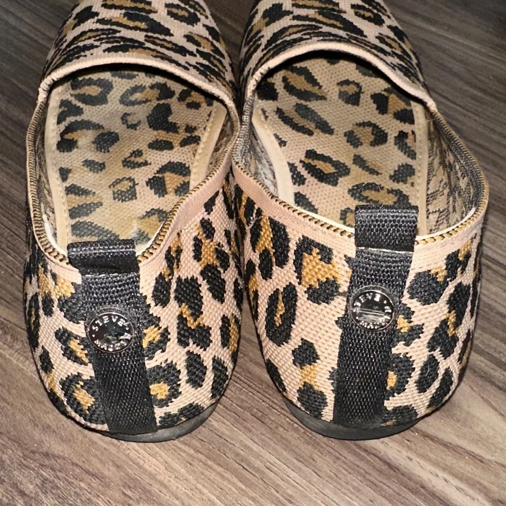 Steve Madden Black and Tan Leopard Flats